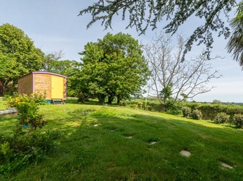 Domaine de la Cambre, camping à la ferme, gîte avec piscine, roulotte, logement insolite, déconnexion, vacance nature, Duffort, Gers, Occitanie, tourisme vert