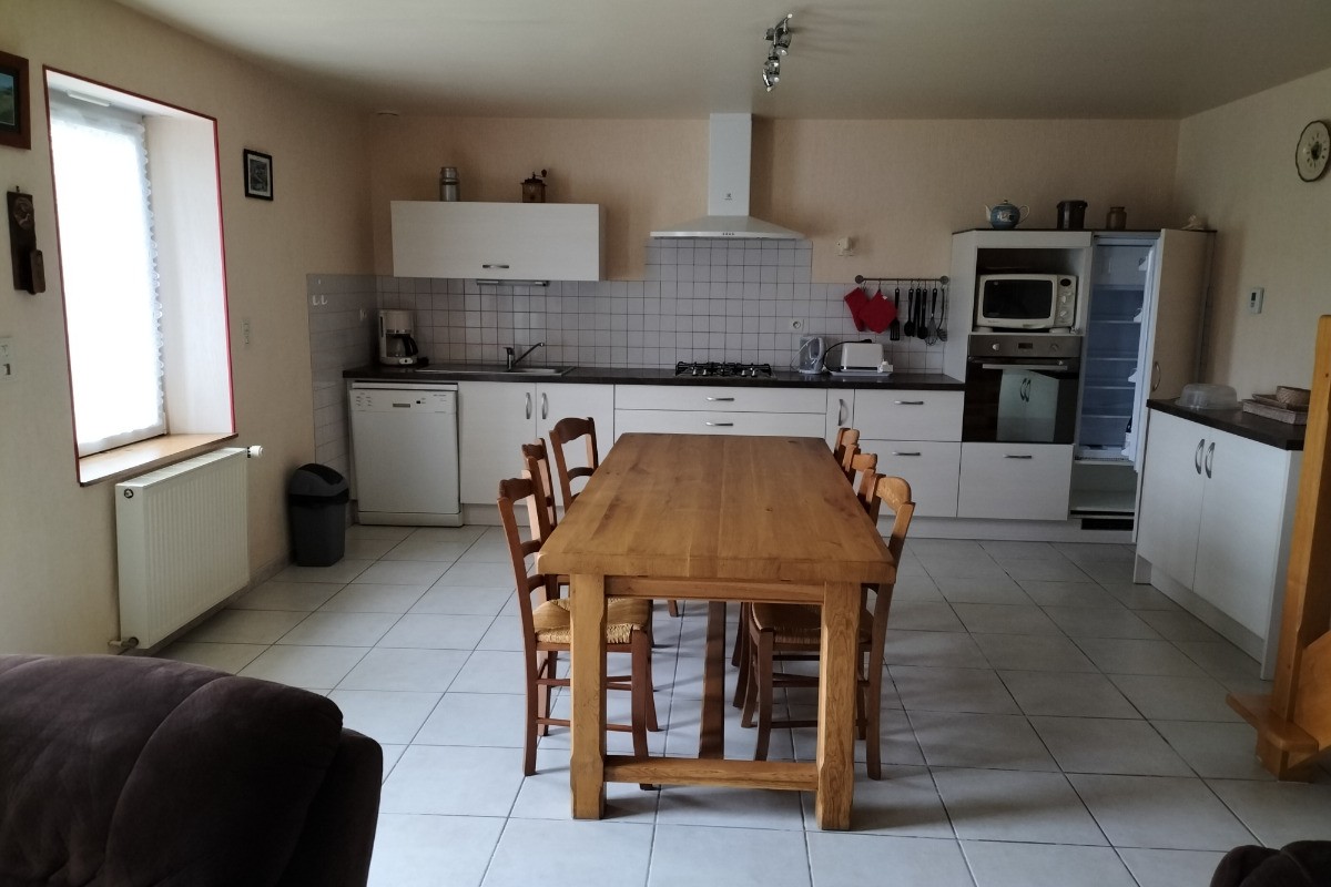 grande pièce côté cuisine