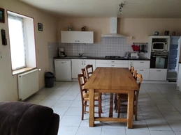 grande pièce côté cuisine