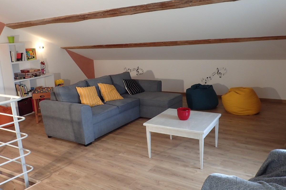 gite la glycine le salon