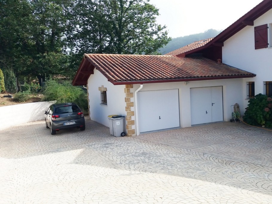 Parking avec Portail électrique