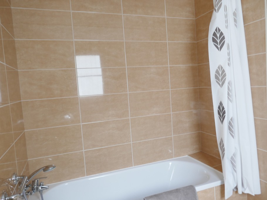 Salle d'eau complète douche + baignoire