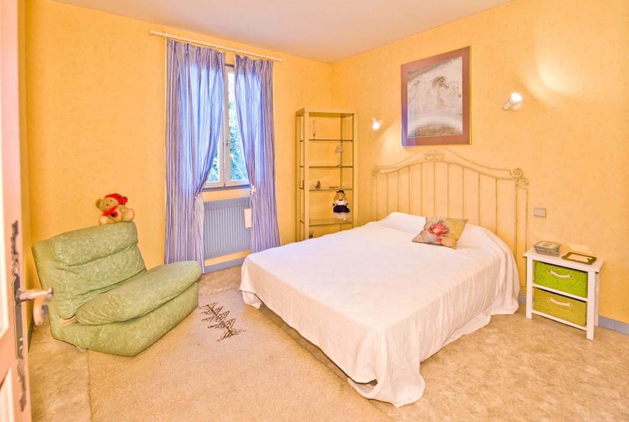 chambre avec 1 lit en 140   - Saint Juéry - Tarn