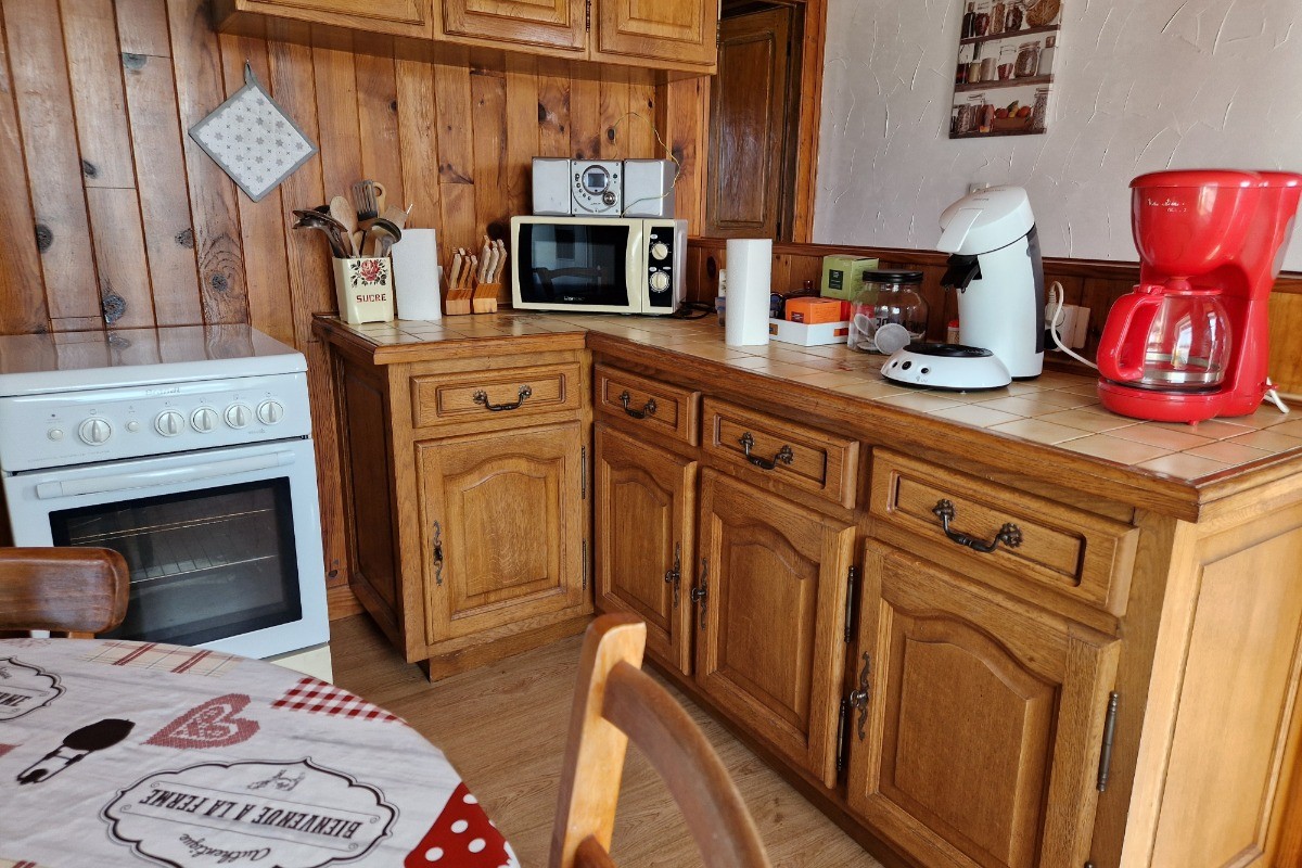 Cuisine équipée - Gîte Vosgien Chez Capucine et Mirabelle à BELLEFONTAINE 88