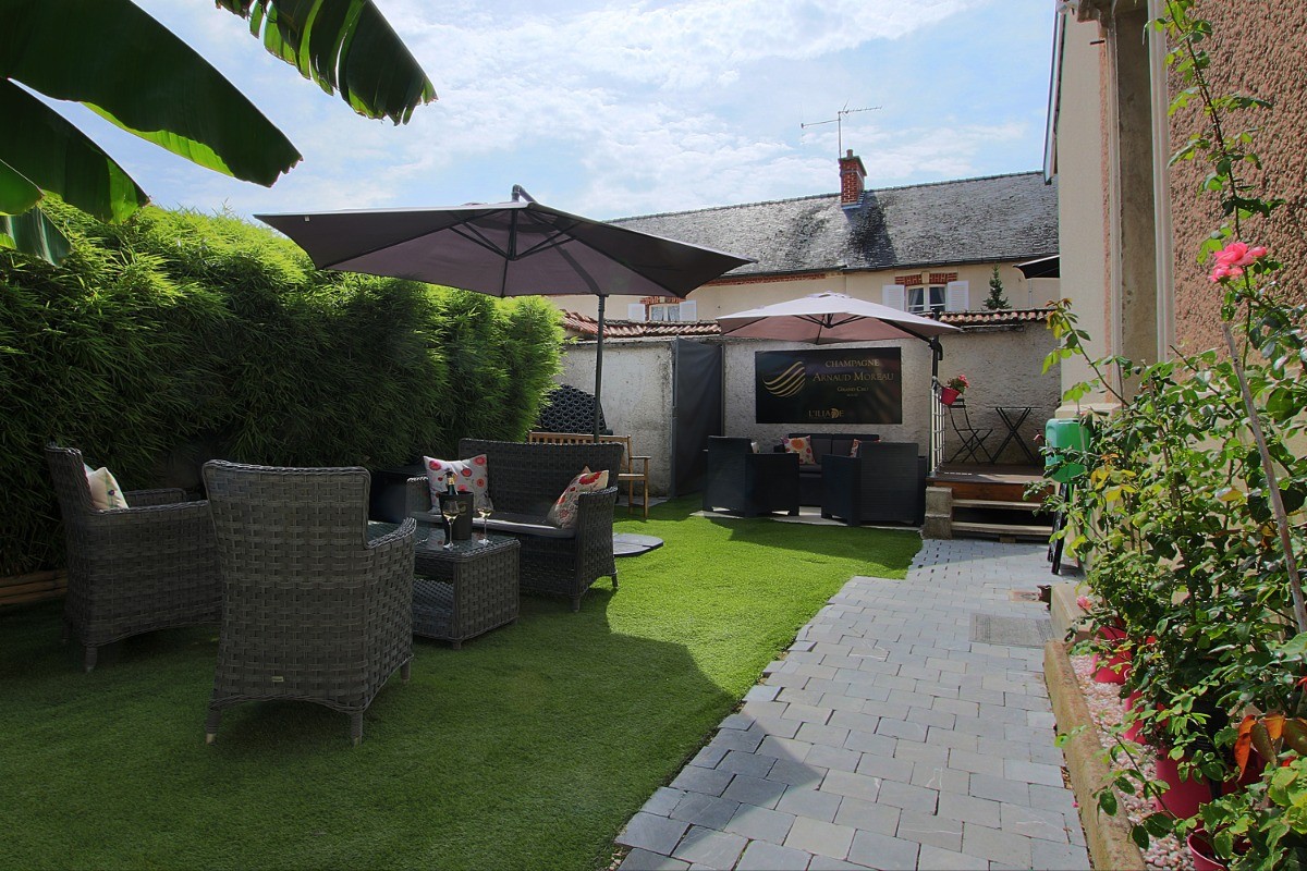 Jardin et terrasse - B&B L'iliade - Bouzy