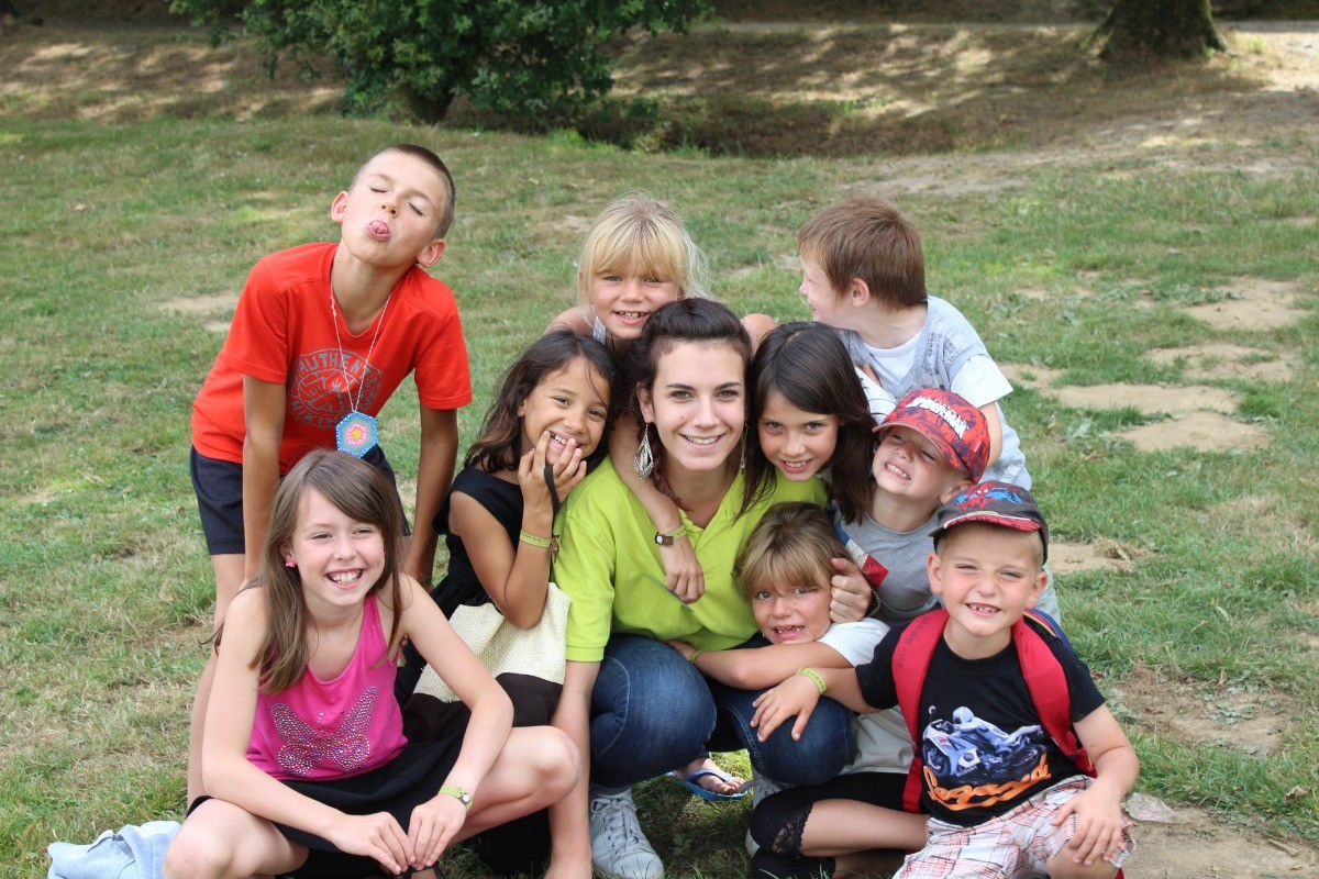 Pour le bonheur de vos enfants, nous vous proposons 4 après-midis par semaine du 6 Juillet au 24 Août 2024, un club enfant (de 5 à 10 ans). Service gratuit pour nos petits vacanciers réservant en chalet, mobil-home, gîte ou camping.