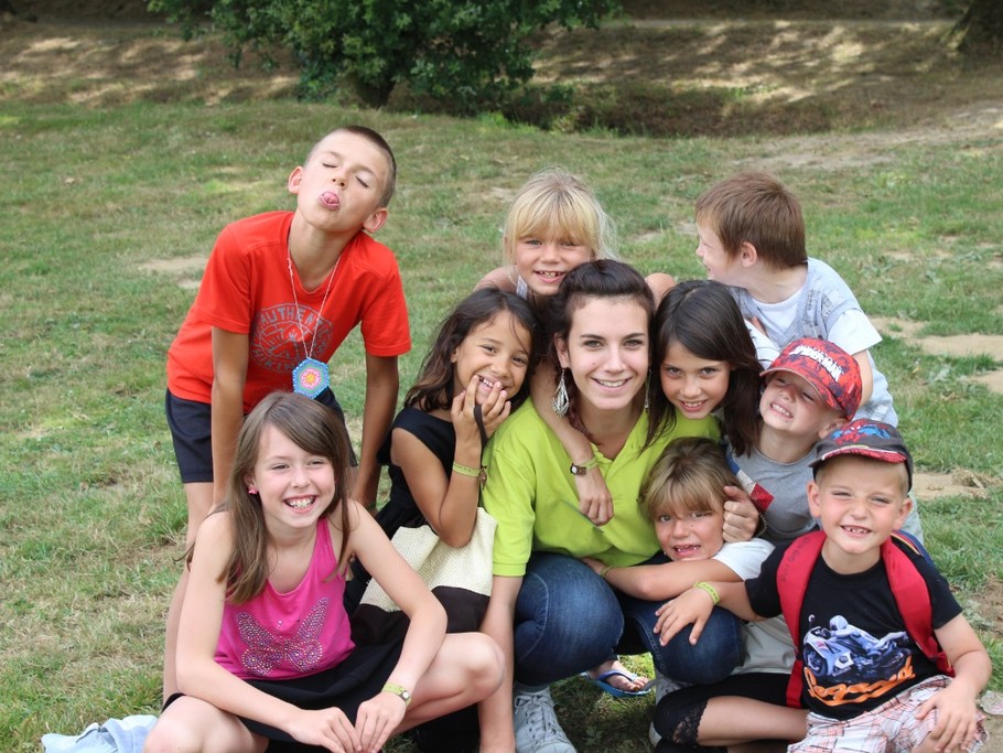 Pour le bonheur de vos enfants, nous vous proposons 4 après-midis par semaine du 6 Juillet au 24 Août 2024, un club enfant (de 5 à 10 ans). Service gratuit pour nos petits vacanciers réservant en chalet, mobil-home, gîte ou camping.