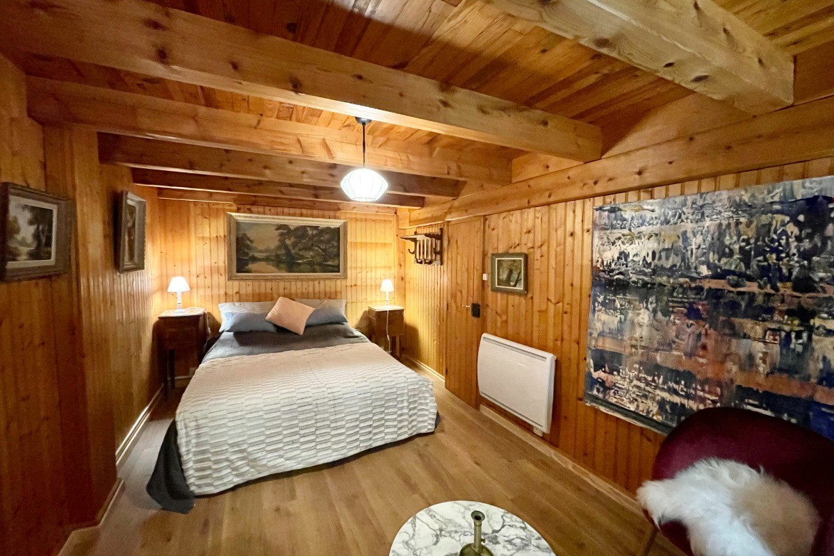 Chambre 4 étage grand lit double