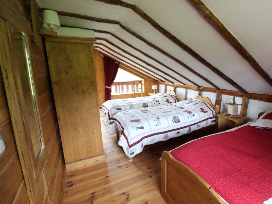 Chambre avec 3 lits une personne