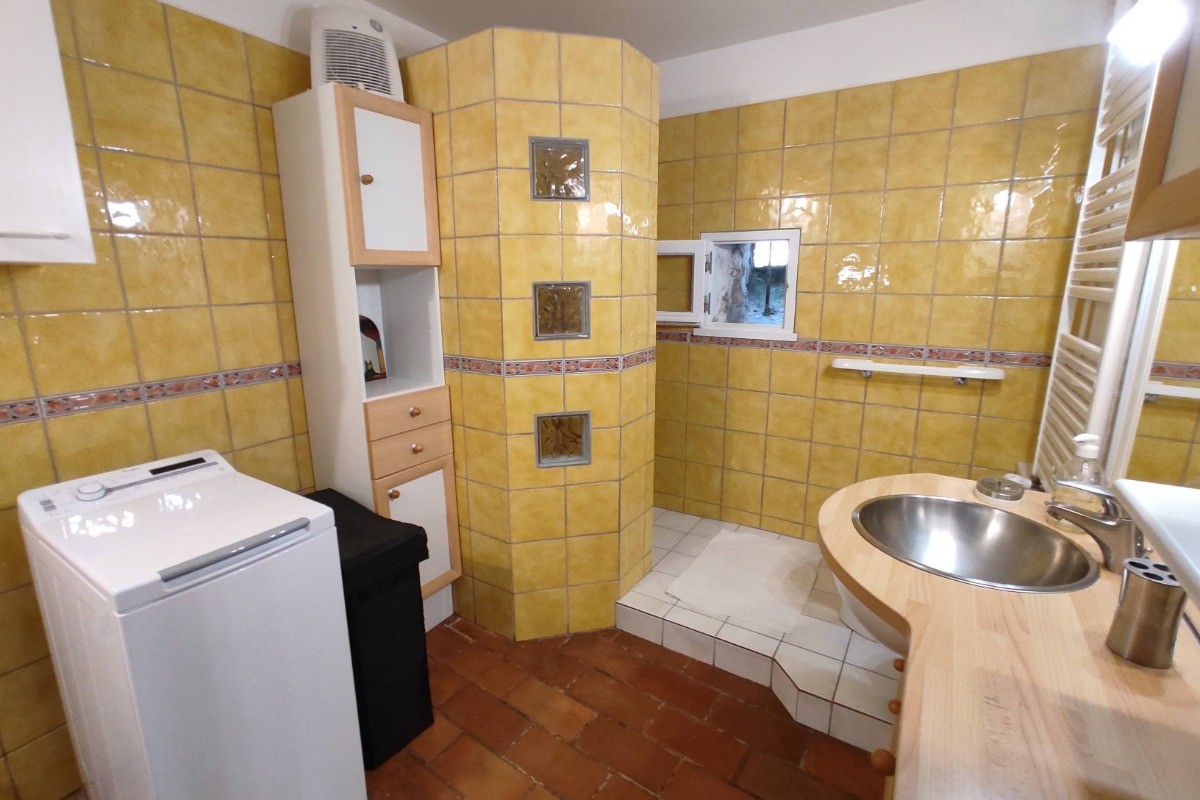 La salle d'eau  - Maison en pierres en Drôme Provençale
