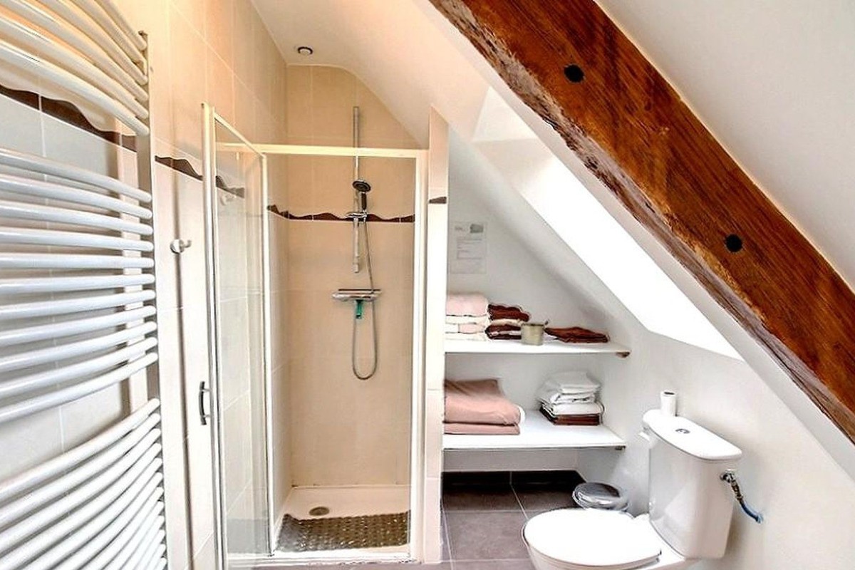 Salle d'eau chambre châtaigne étage