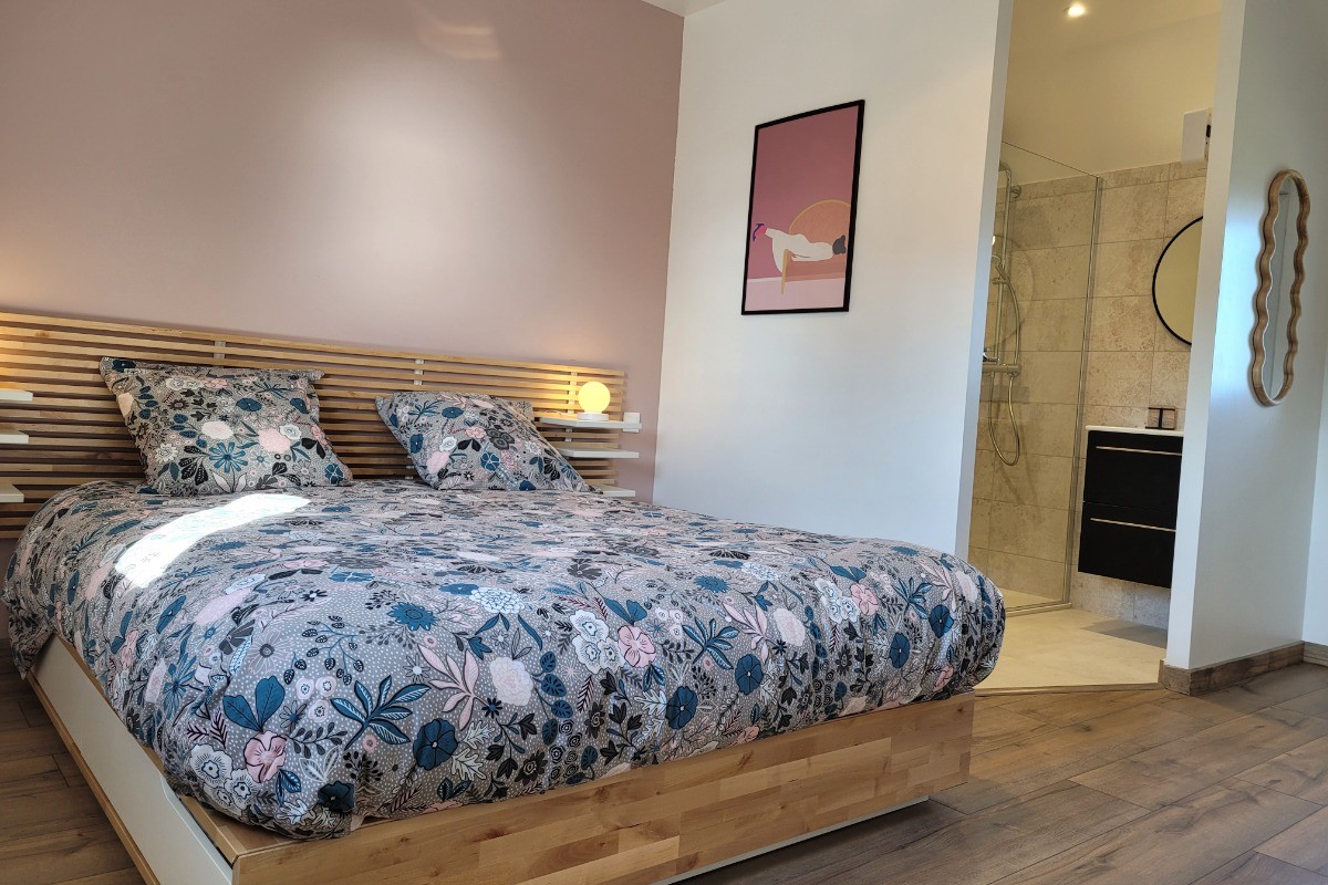 Le Moine, Location, Plouha, Point de la Tour, Clévacances, Suite parentale avec lit 160 et salle d'eau privative