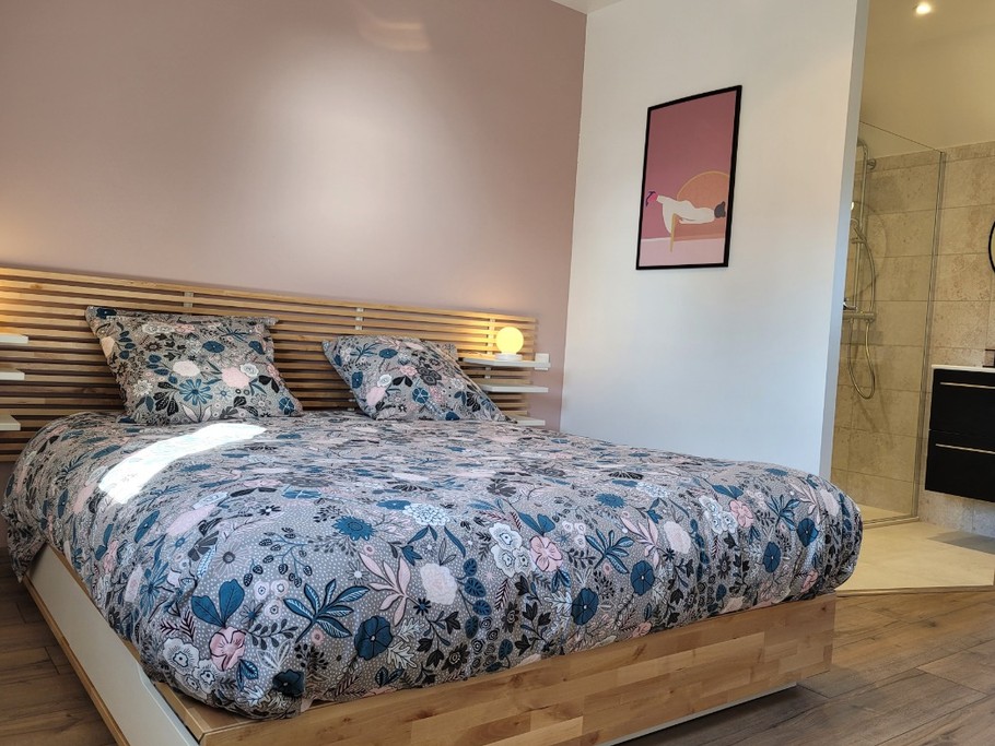 Le Moine, Location, Plouha, Point de la Tour, Clévacances, Suite parentale avec lit 160 et salle d'eau privative