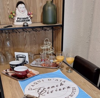 Petit déjeuner - Chambre D'AQUI D'AIA