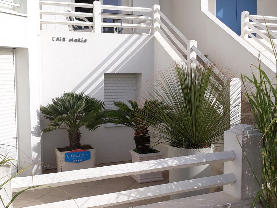 Vue partielle terrasse côté mer