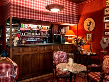 Bar à cocktails, whiskies et single malts, bières et cognacs