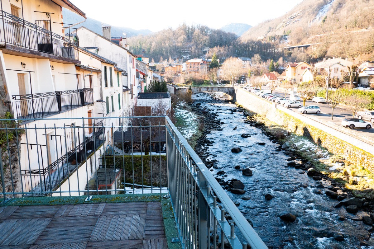 Vue rivière depuis la terrasse