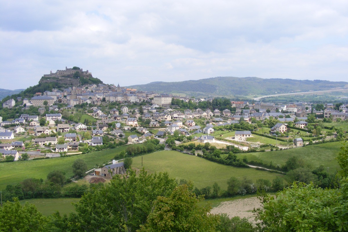 Gîte les volets bleus, general view of the town
