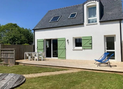 Maison avec sa grande terrasse