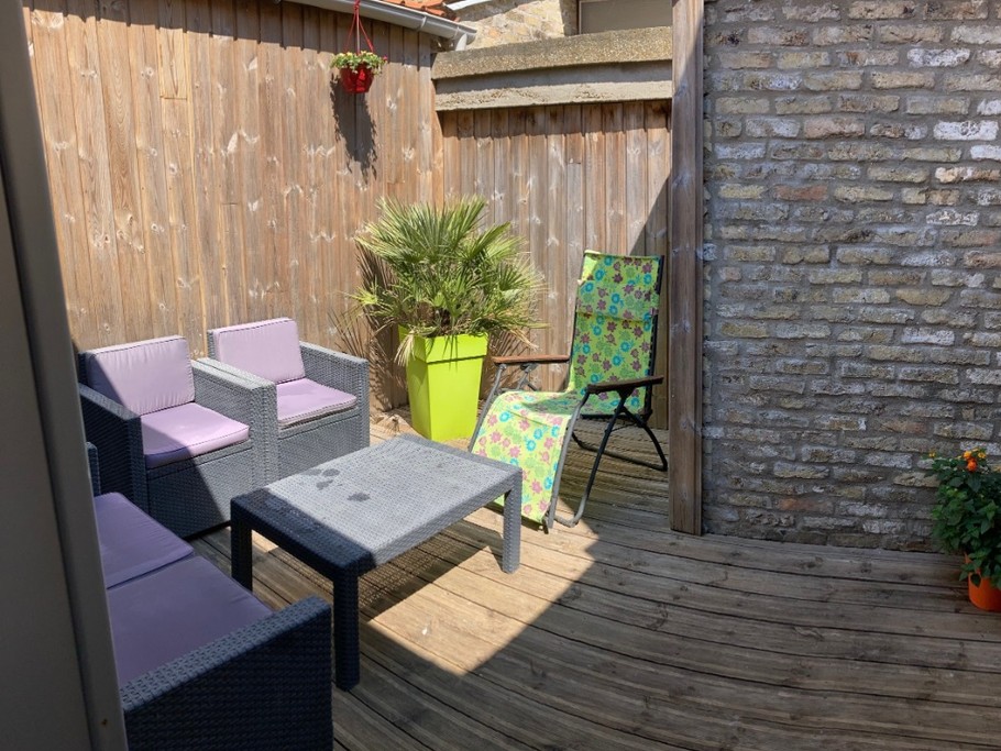 Terrasse entièrement clos.