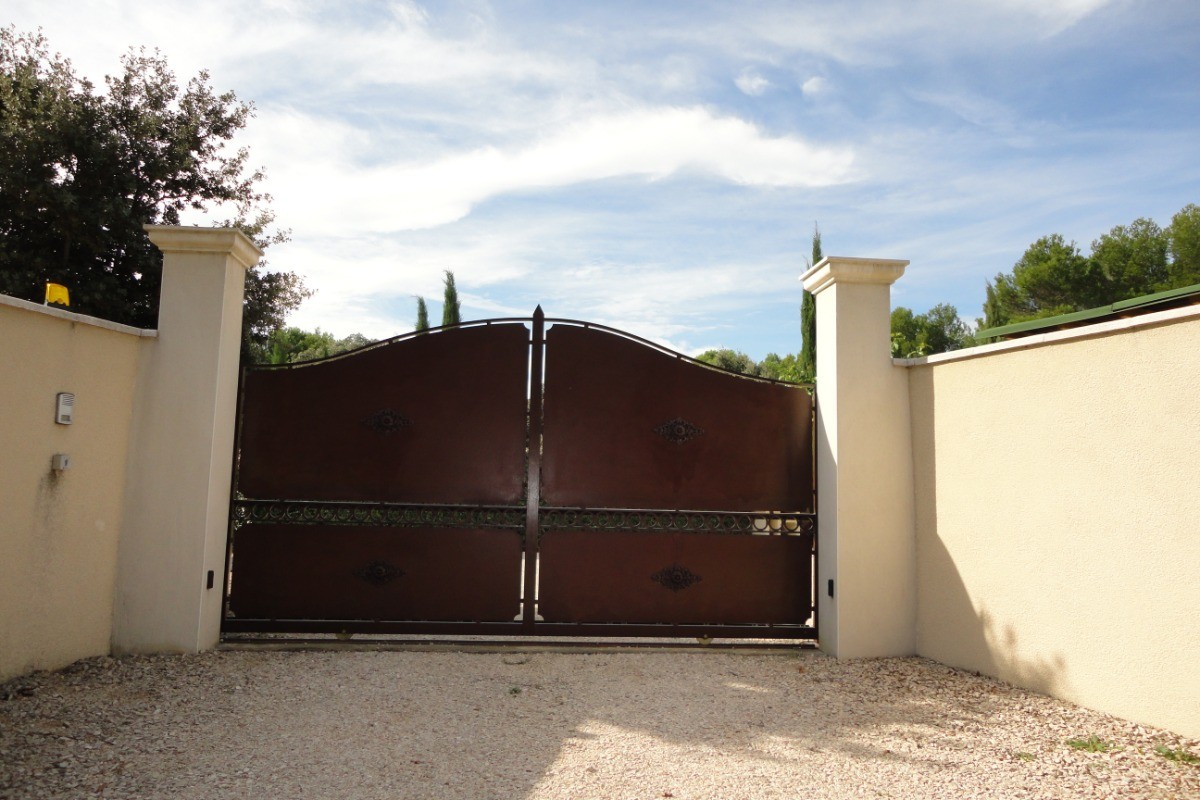 entrée indépendante portail motorisé