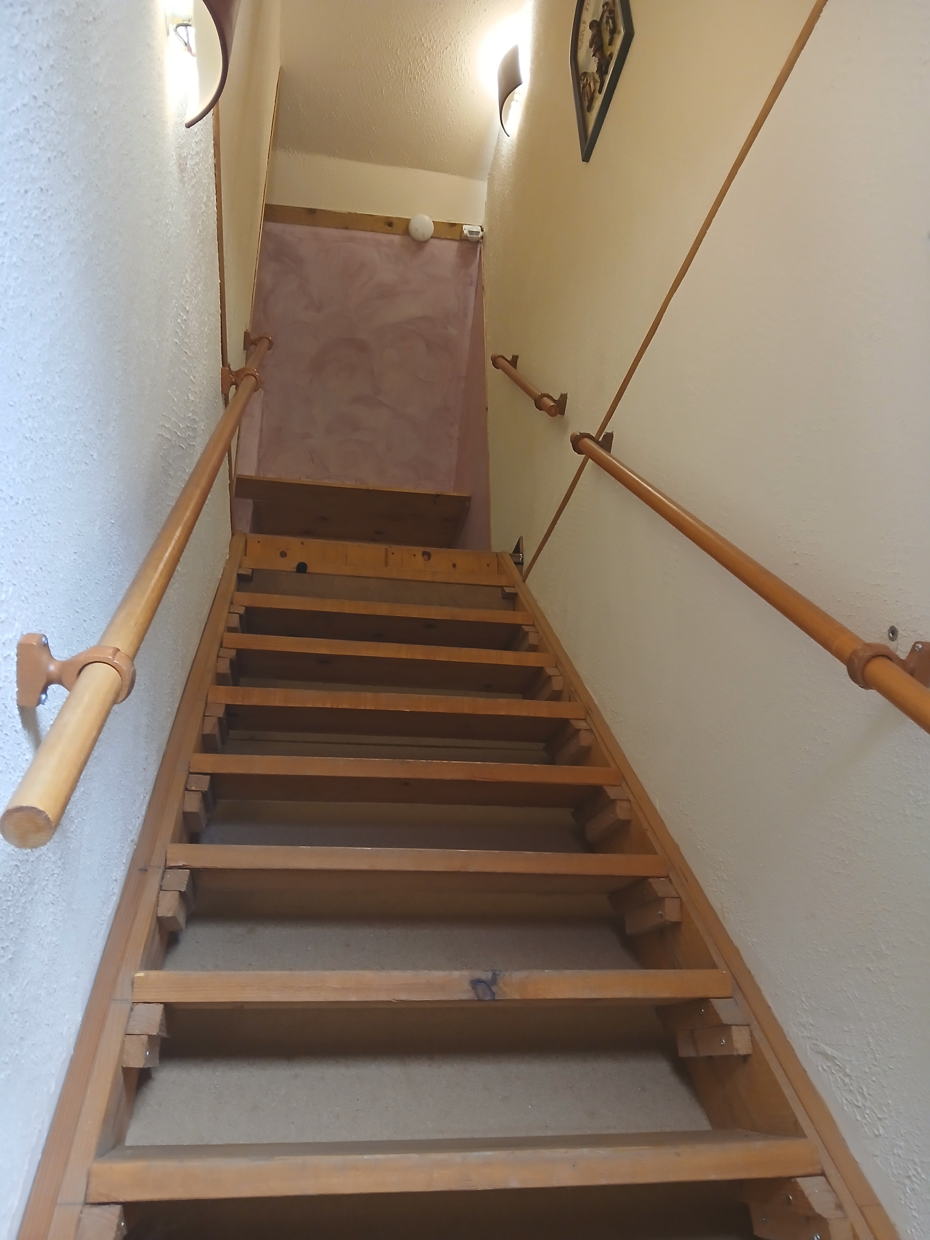 Escaliers montée à la 2e chambre d'hôtes, Nibas, La Somme
