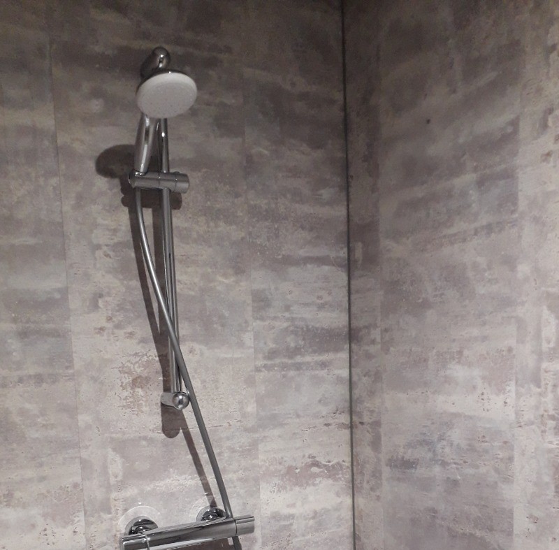 Salle d'eau attenante
