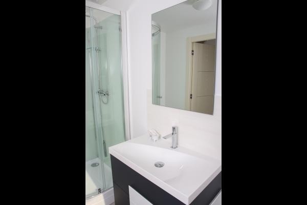 Ker Zen - Pléneuf-Val-André - Location - Chambre lit double 160cm - Salle d'eau "en suite"