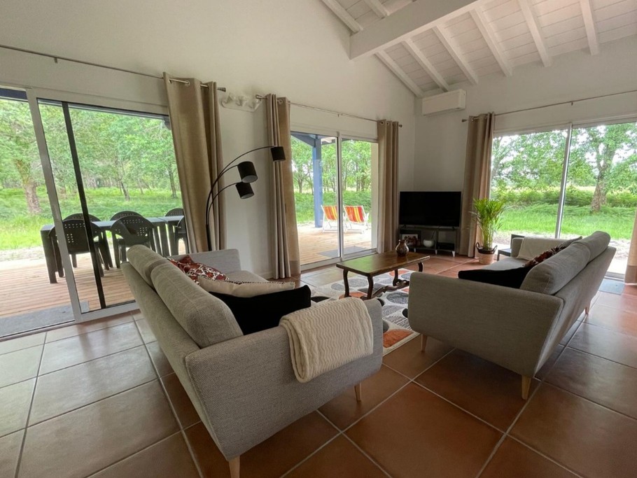 le salon et la terrasse