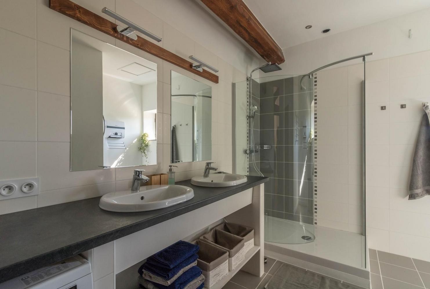 SDE upstairs + washing machine