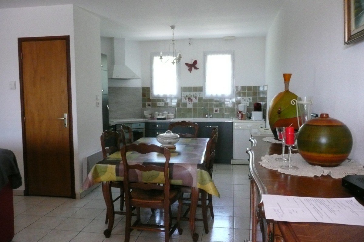 coin repas et cuisine ouverte