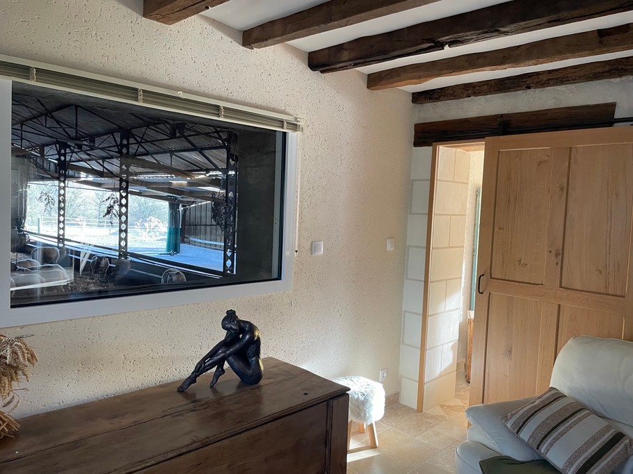Les Sens Ciel" gite for 6 people, in Indre et Loire
View from the living room into the sheepfold.