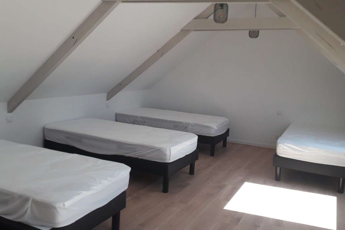 Location Paimpol Clévacances Derrien, dortoir avec quatre lits 90*190