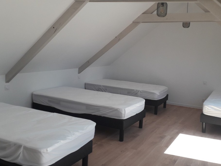 Location Paimpol Clévacances Derrien, dortoir avec quatre lits 90*190