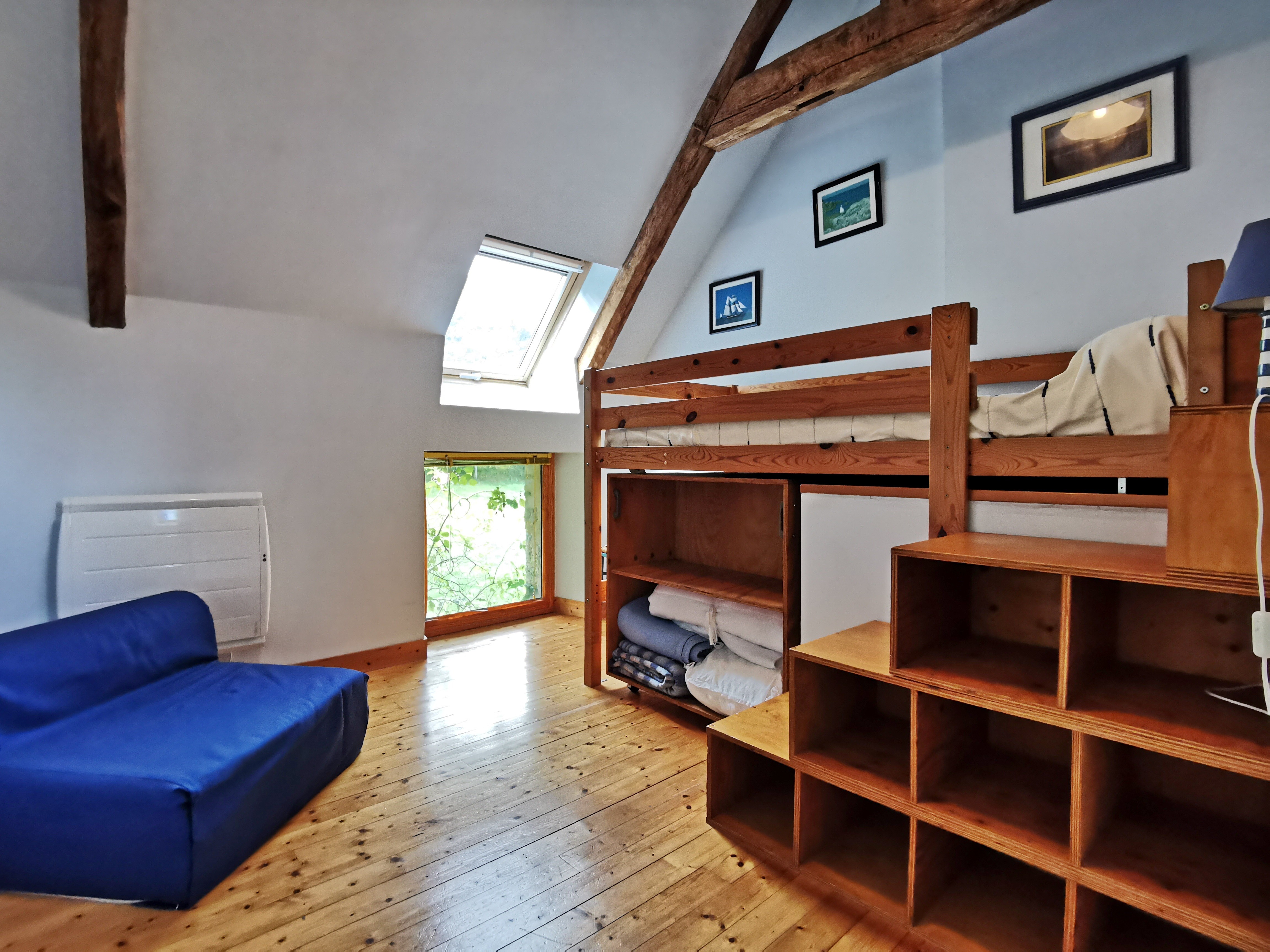 Etage: Chambre avec Lit 90 