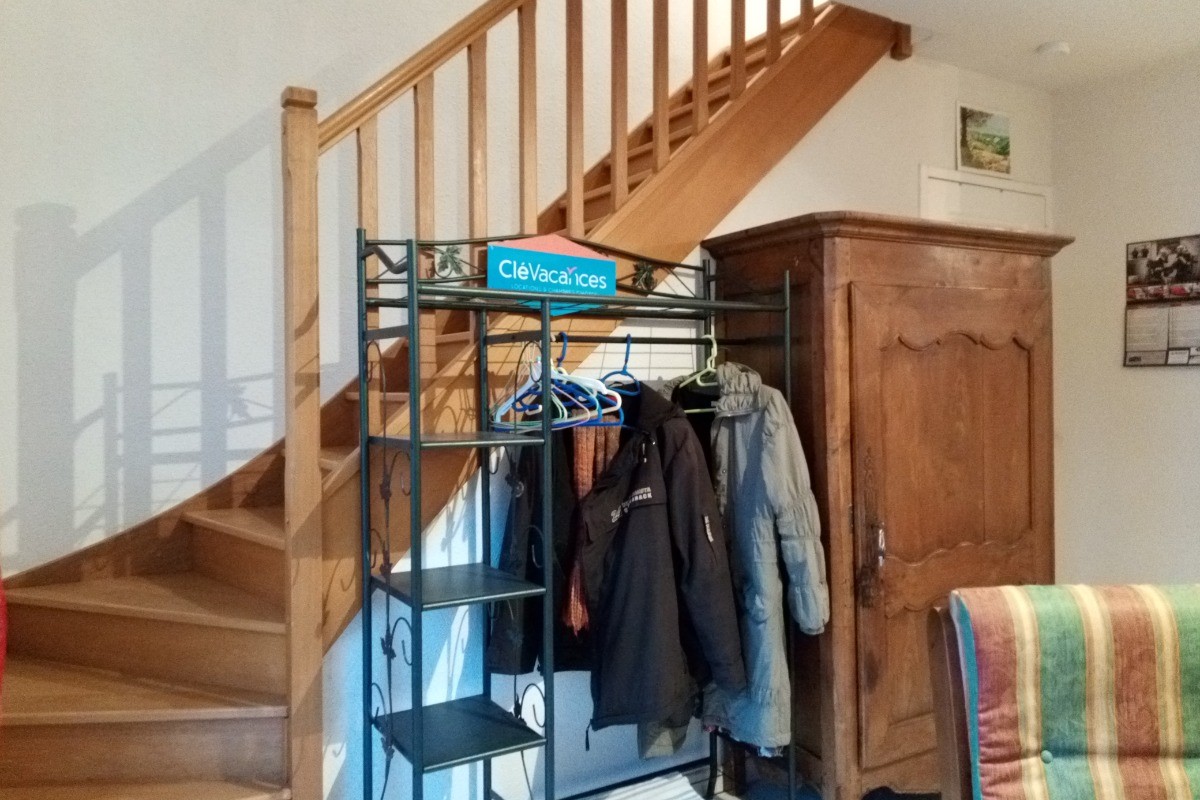 L'entrée avec la montée d'escalier