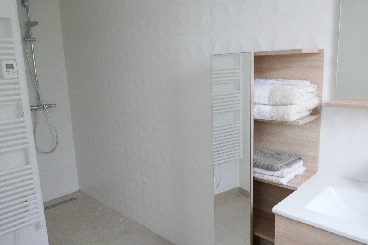 Salle d'eau communicante