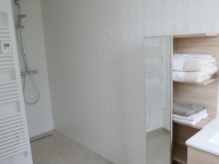 Salle d'eau communicante