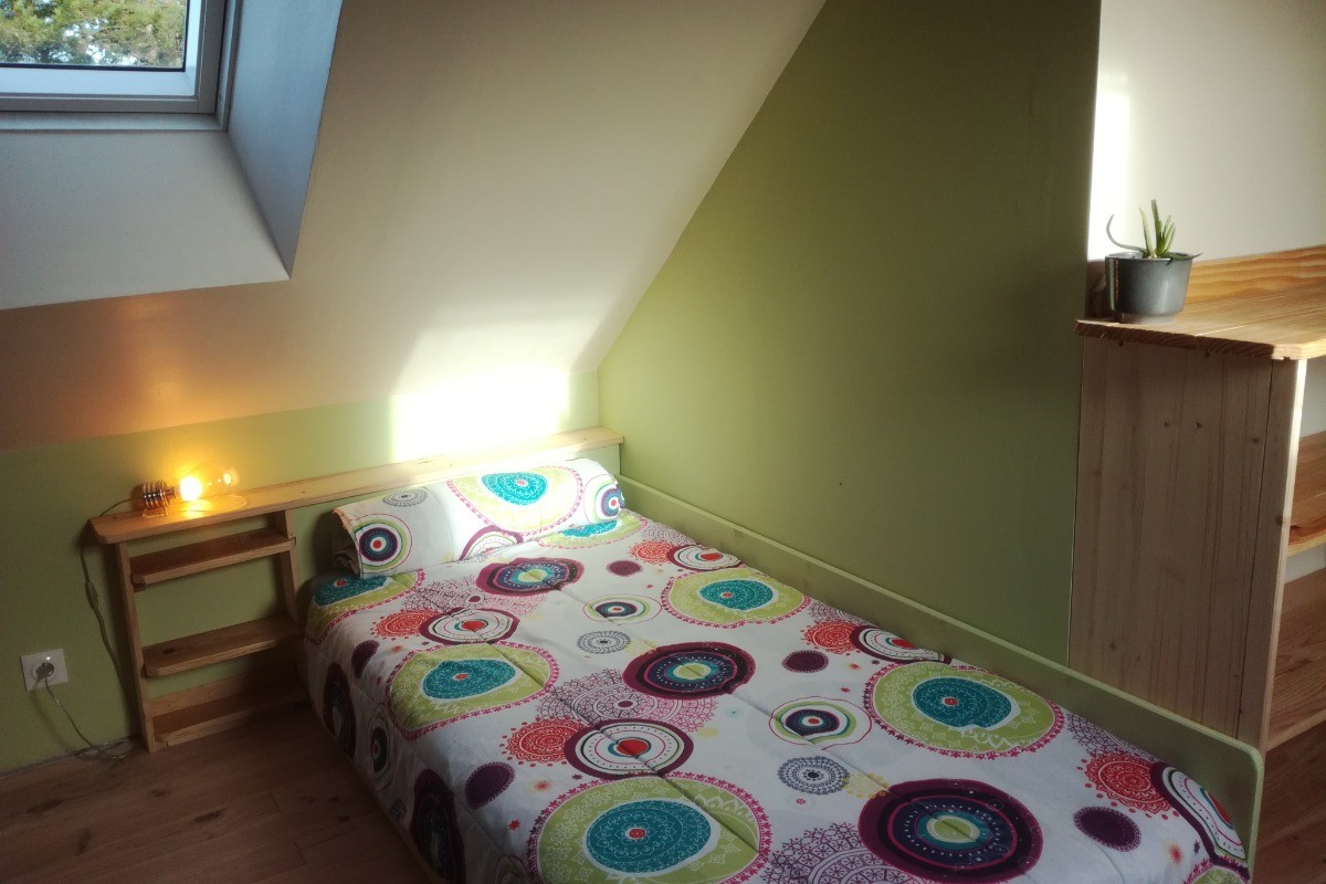 Location, Clévacances, Pommerit le Vicomte, Léger, A l'étage Chambre 3