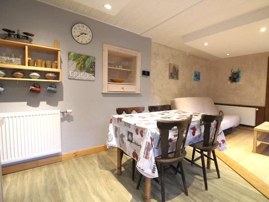 Espace cuisine - Appartement tout confort avec jacuzzi à Plainfaing