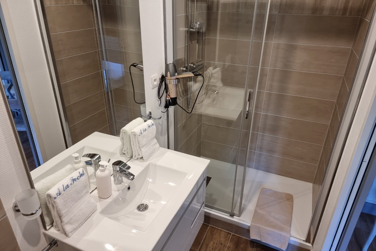 Salle de bain avec douche 80X120