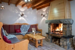 Large salon confortable