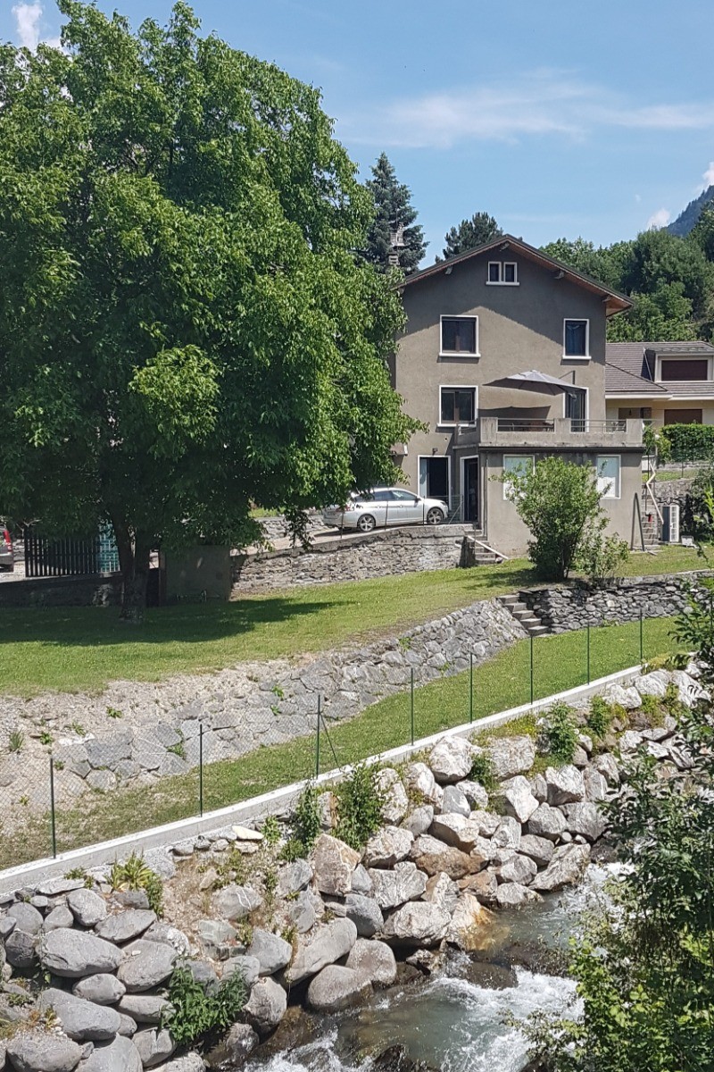 La maison du Galibier (jardin et terrasse)