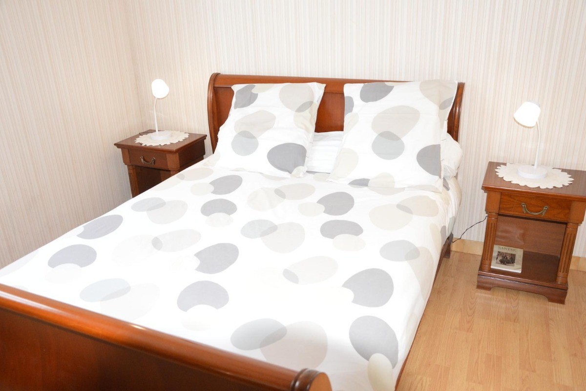Chambre avec 1 lit 140cm
