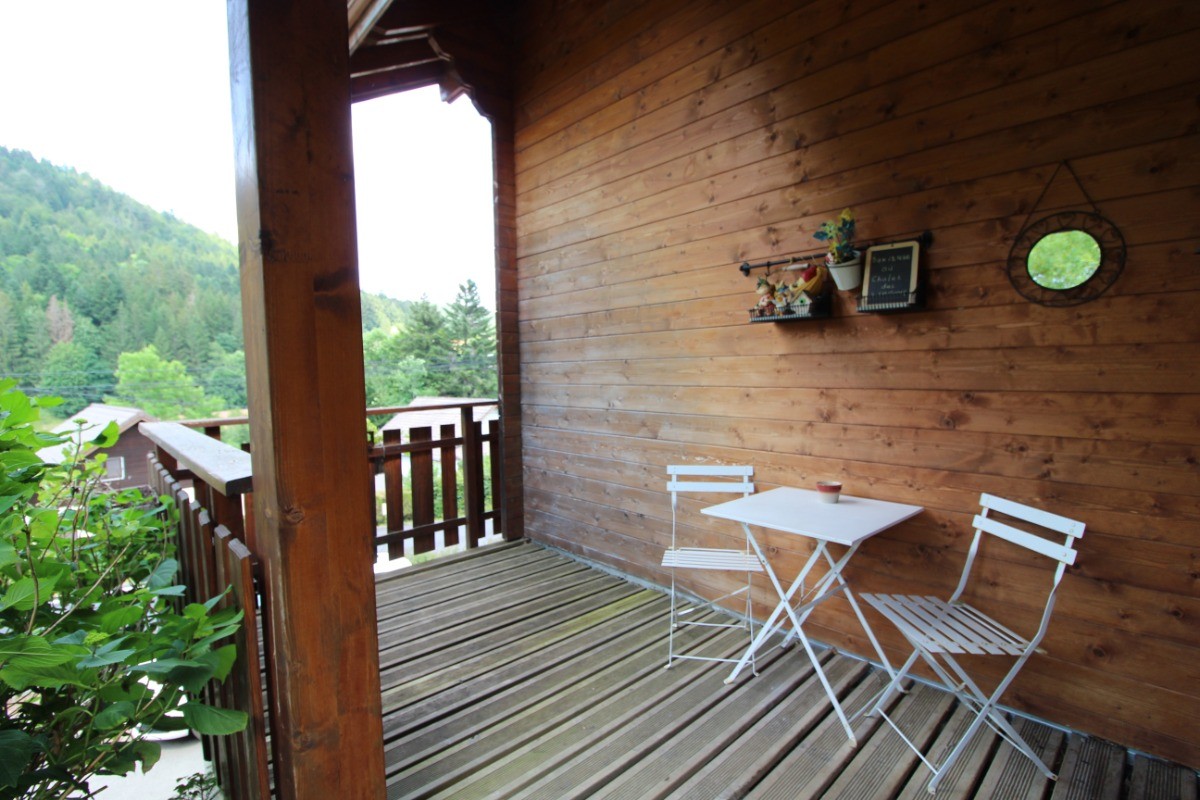 Balcon donnant accès au rez de chaussée.