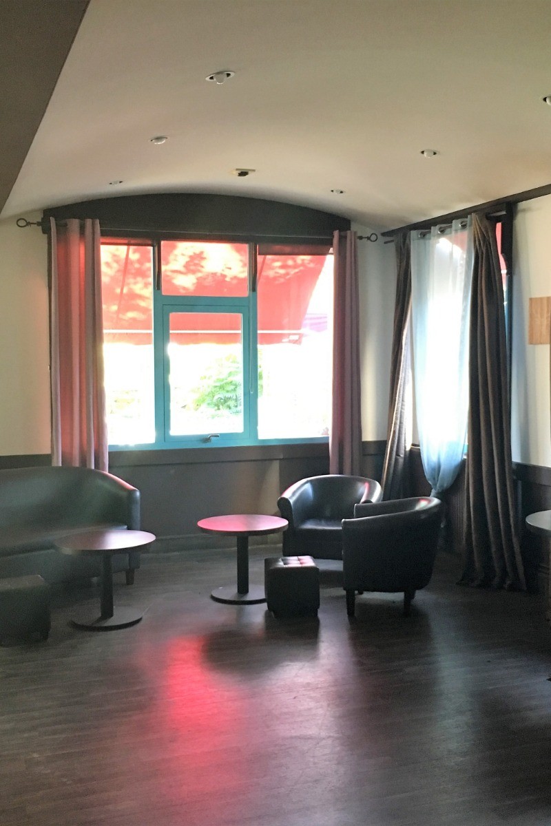 SALLE DE RECEPTION LUMINEUSE 75M2