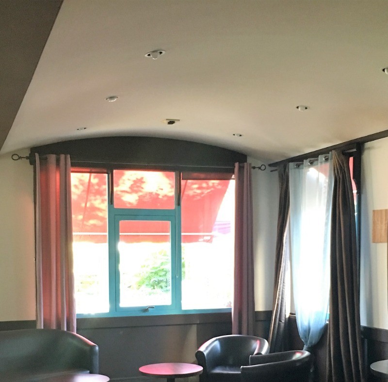 SALLE DE RECEPTION LUMINEUSE 75M2