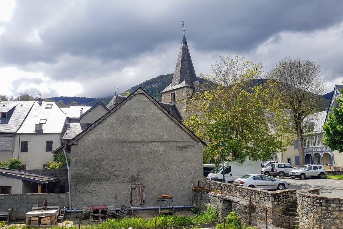 Eglise ND XVIe/ Village