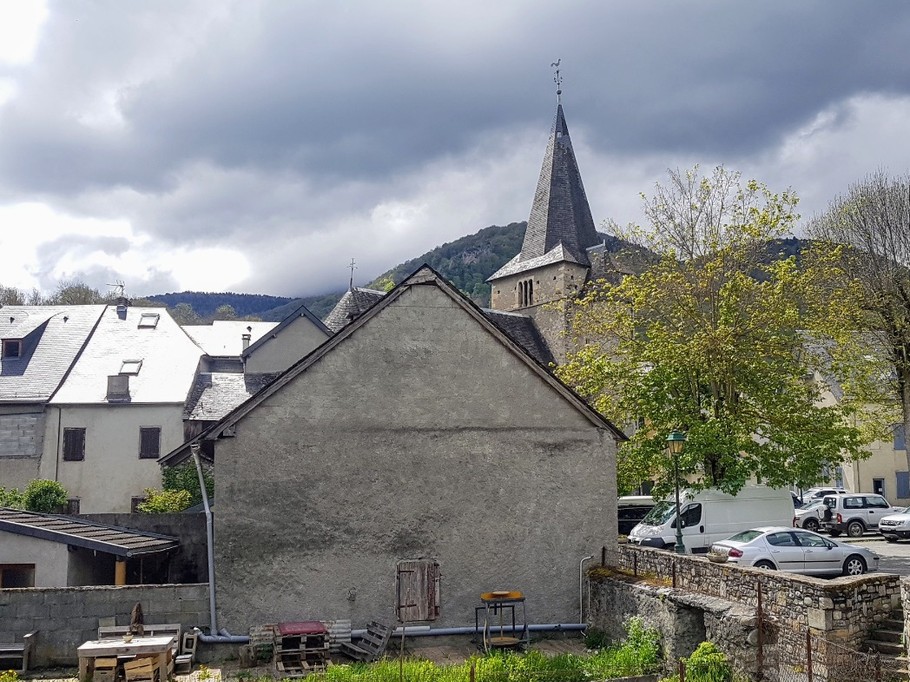 Eglise ND XVIe/ Village