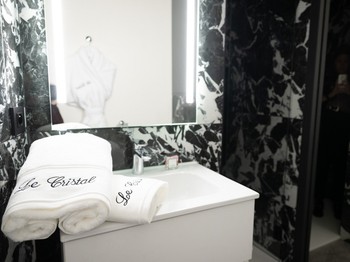 Salle d'eau avec douche italienne - Studio Le Cristal